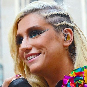 Haber | Ke$ha Biseksüel Olarak Açıldı