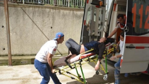 Haber | Otomobilde Sinir Krizi Geçiren Travesti, Polisi Alarma Geçirdi