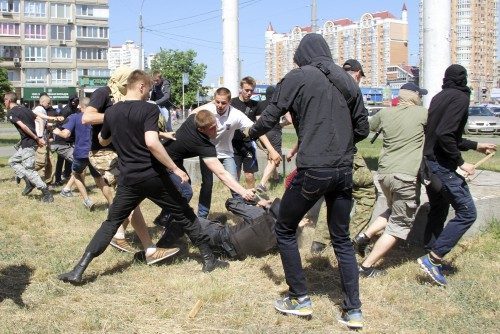 Haber | Kiev`de LGBTİ yürüyüşüne saldırı