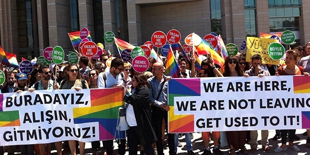 Haber | LGBTİ`lerden İstanbul Valisi`ne protesto: Buradayız Alışın Gitmiyoruz!