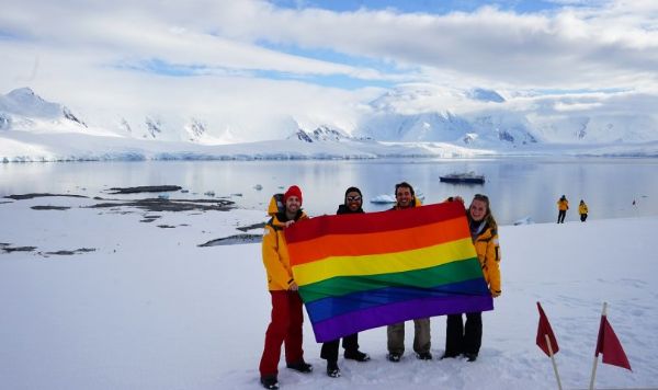 Haber | LGBT Bayrağı Güney Kutbu’nda Dalgalandı!